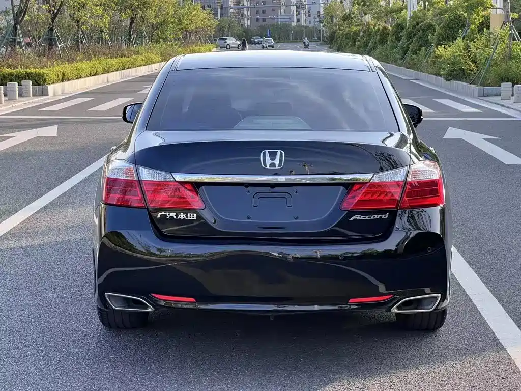 Honda Accord — миниатюра 8