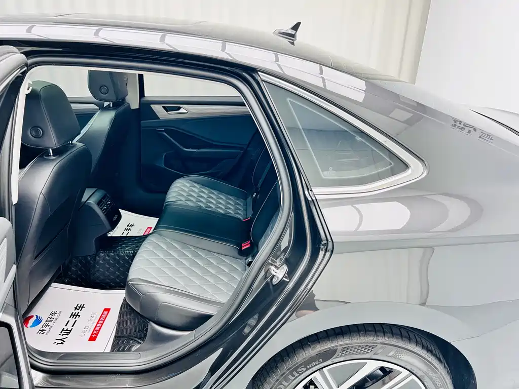 Volkswagen Sagitar — миниатюра 21