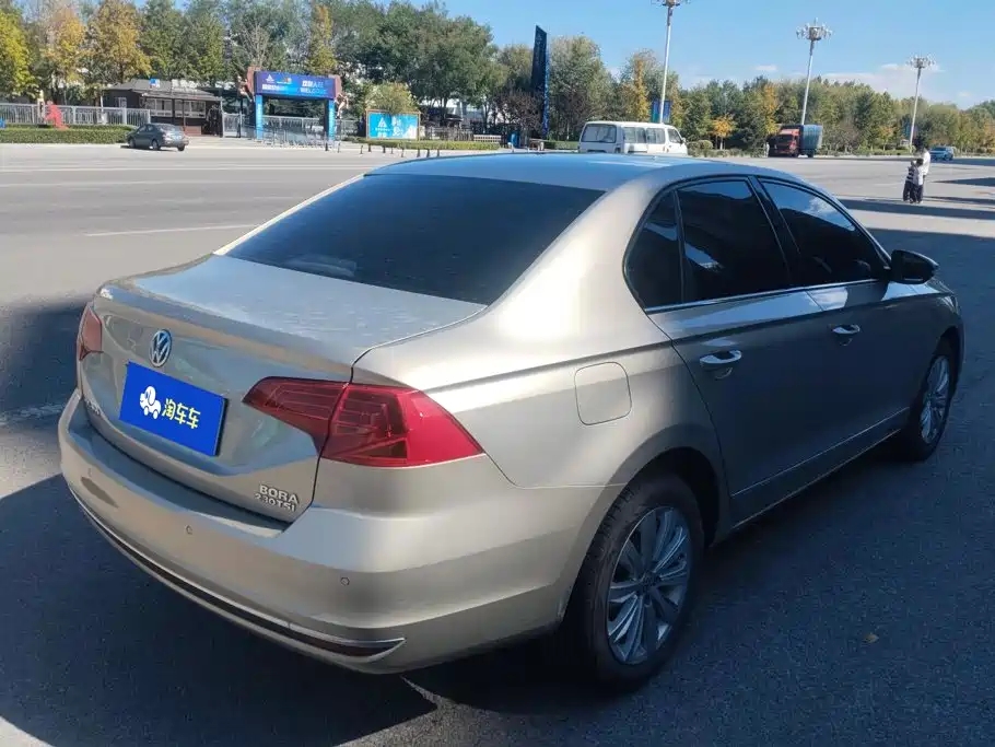 Volkswagen Bora — миниатюра 3