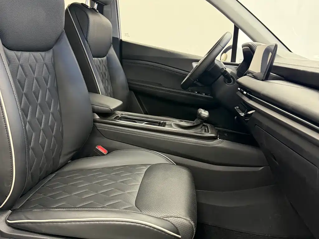 Wuling Jiachen — миниатюра 10
