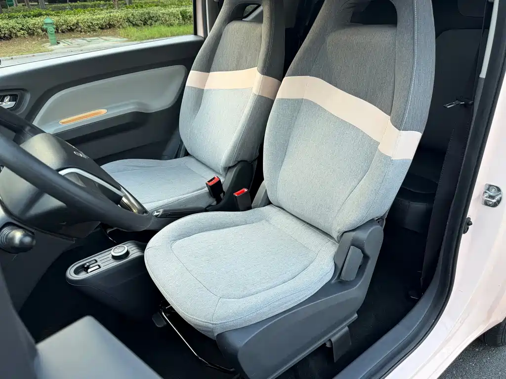 Wuling MINIEV — миниатюра 7