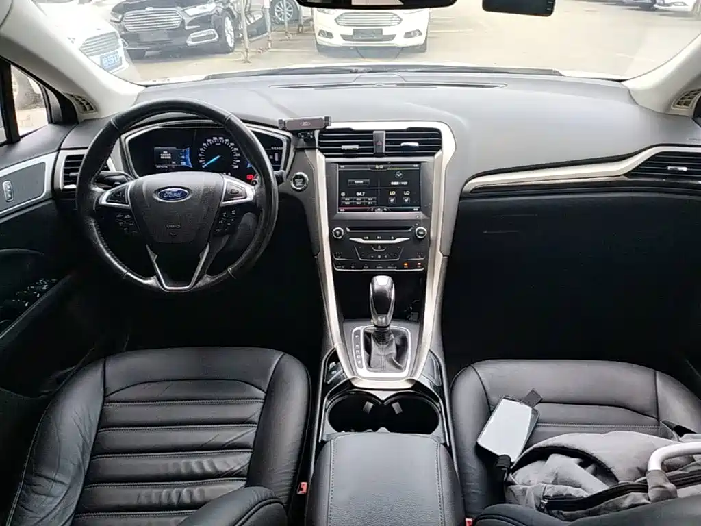 Ford Mondeo — миниатюра 10