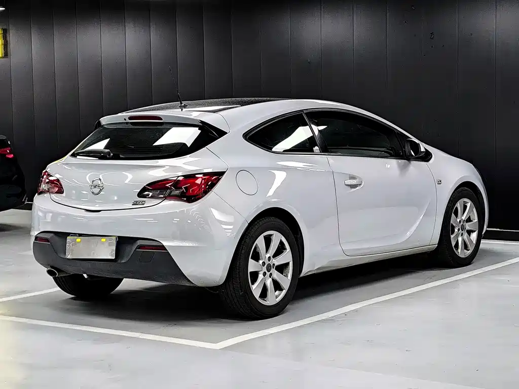 Opel Astra — миниатюра 16