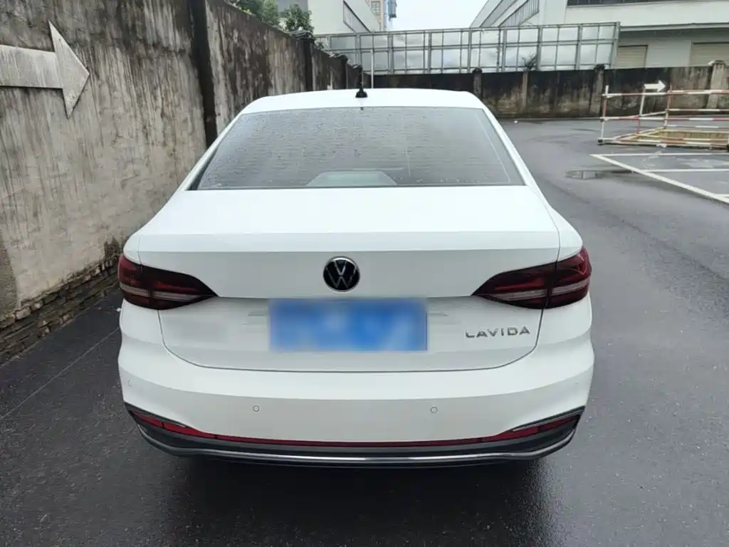 Volkswagen Lavida — миниатюра 6