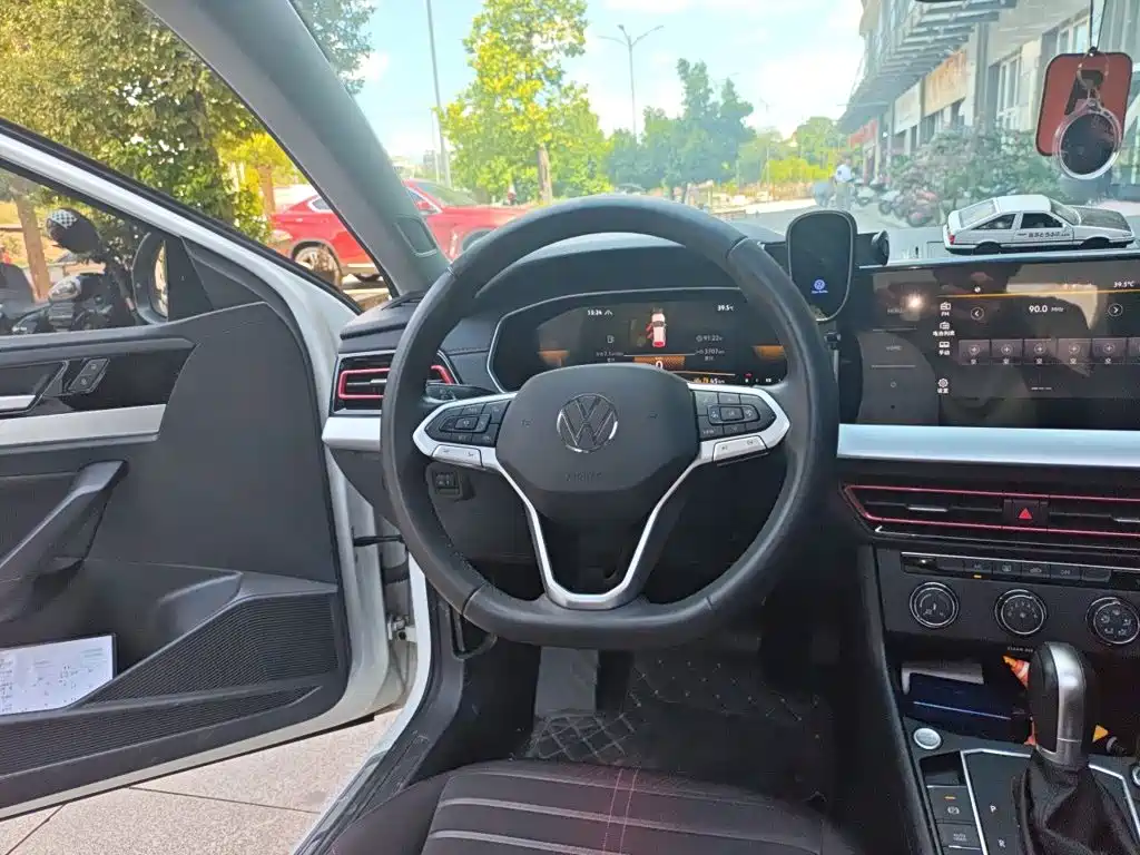 Volkswagen Lavida — миниатюра 3