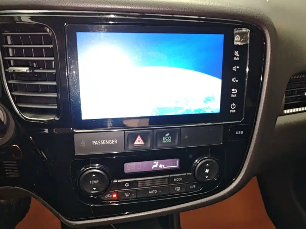 Mitsubishi Outlander — миниатюра 13