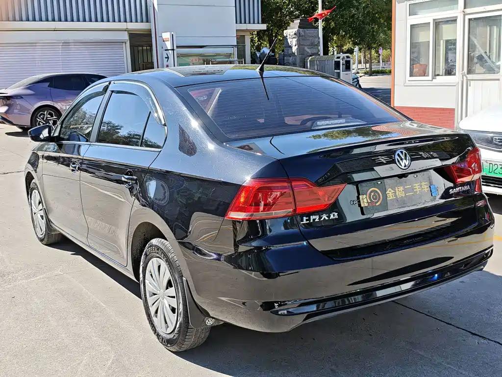 Volkswagen Santana — миниатюра 2