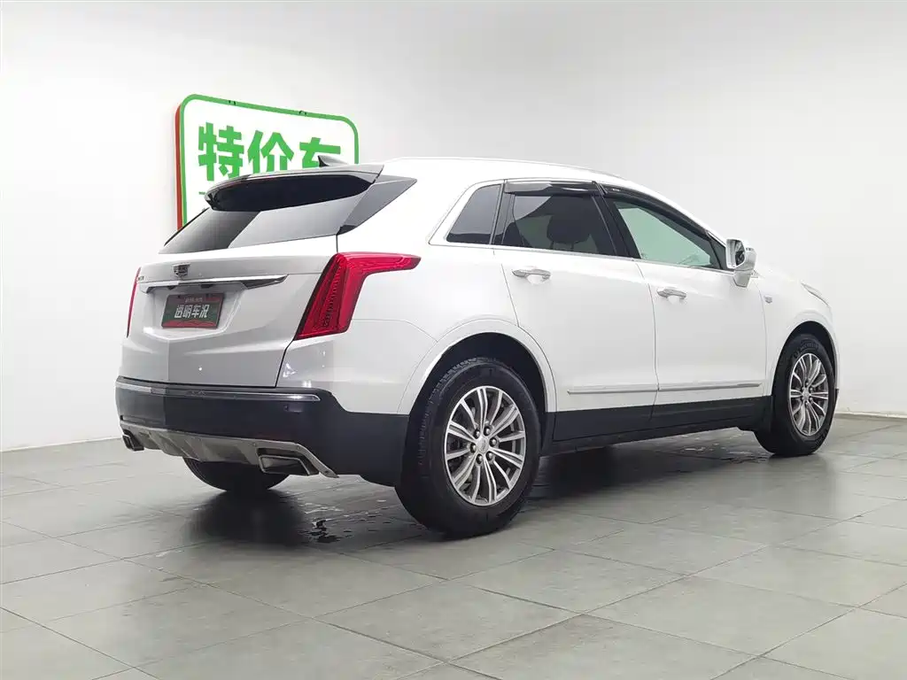 CADILLAC XT5