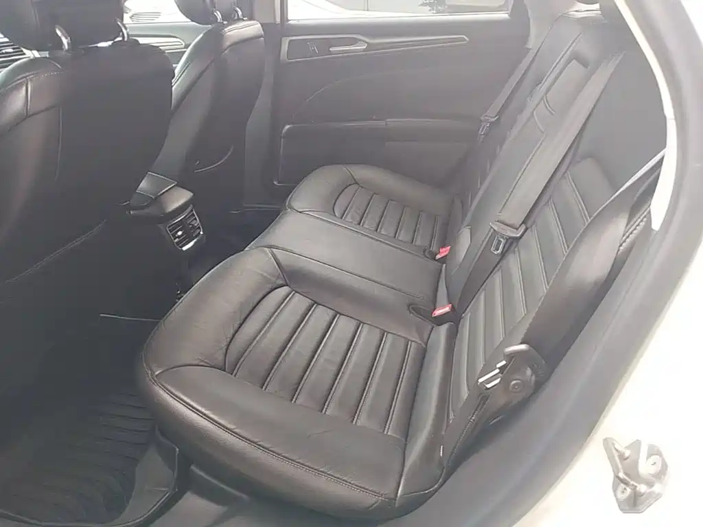 Ford Mondeo — миниатюра 17