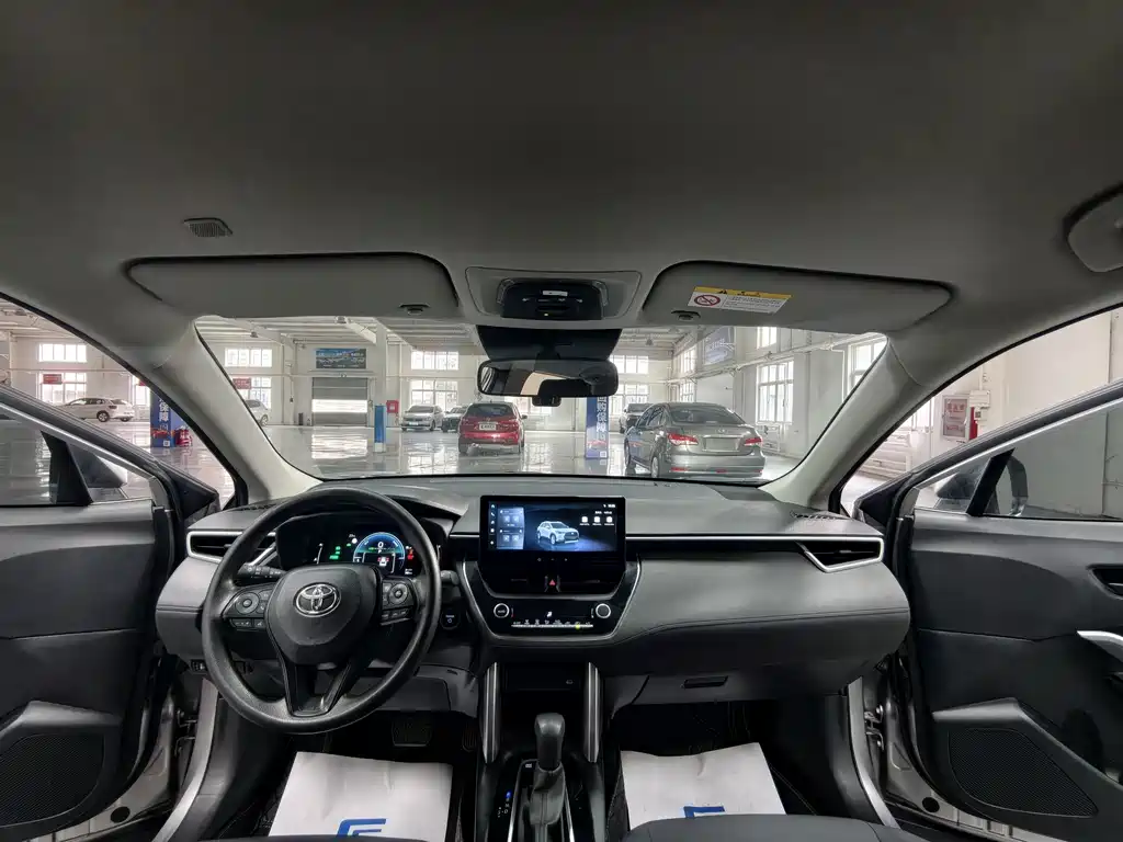 Toyota Corolla Cross — миниатюра 14