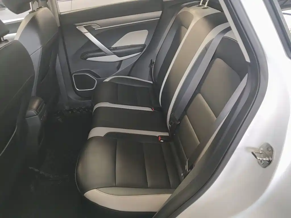 Geely Binyue — миниатюра 17
