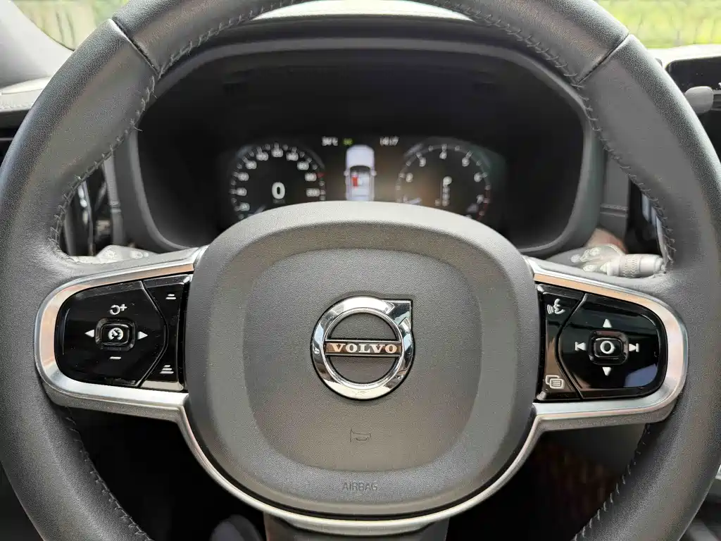 Volvo XC60 — миниатюра 12