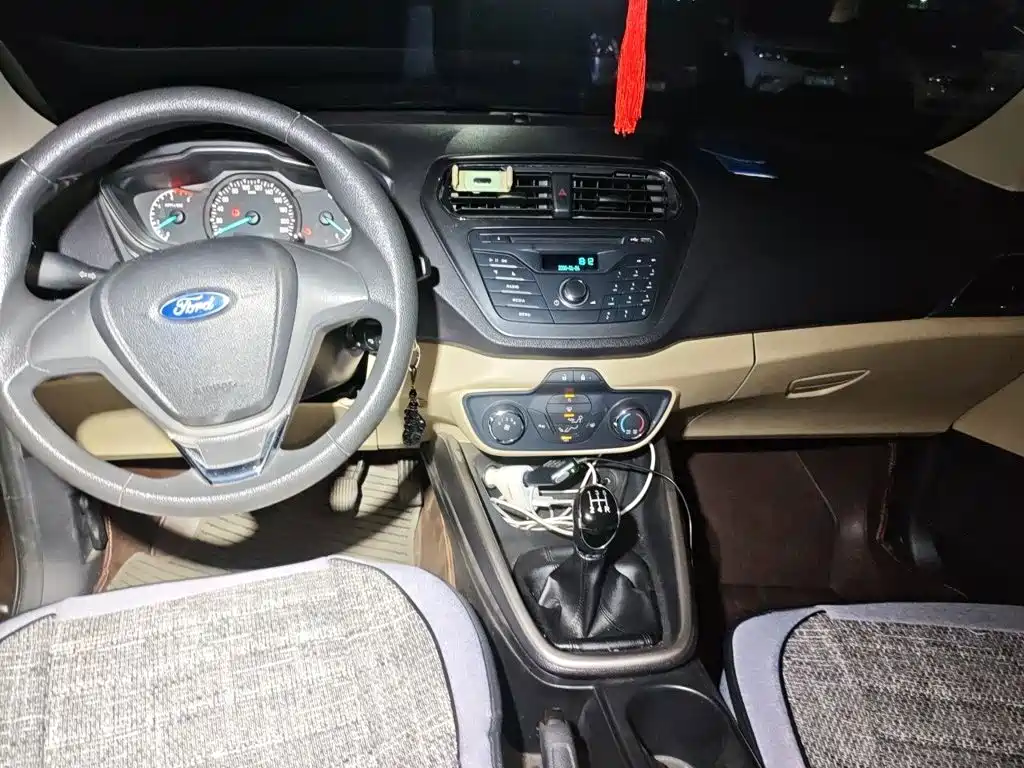 Ford Escort — миниатюра 5