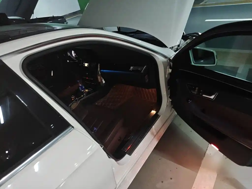 Mercedes-Benz E-Class — миниатюра 18