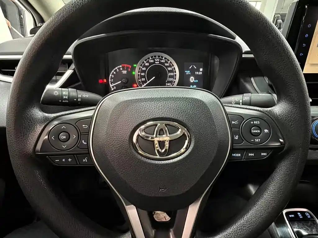 TOYOTA COROLLA