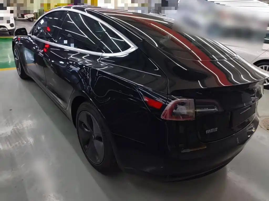 Tesla Model 3 — миниатюра 5