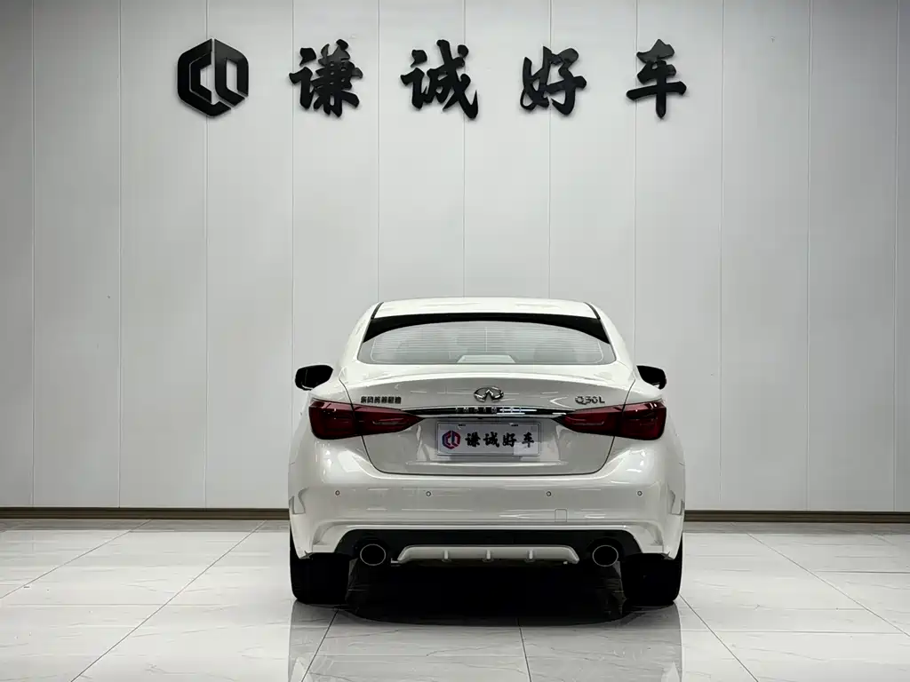 INFINITI Q50L