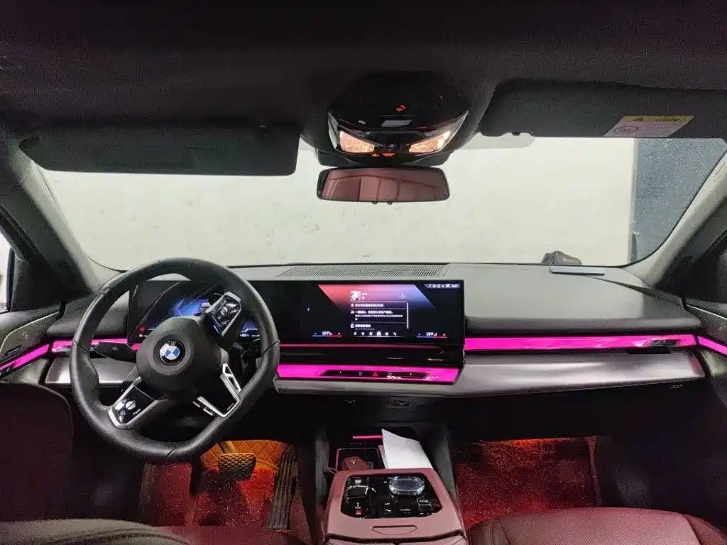 BMW 5 Series — миниатюра 2