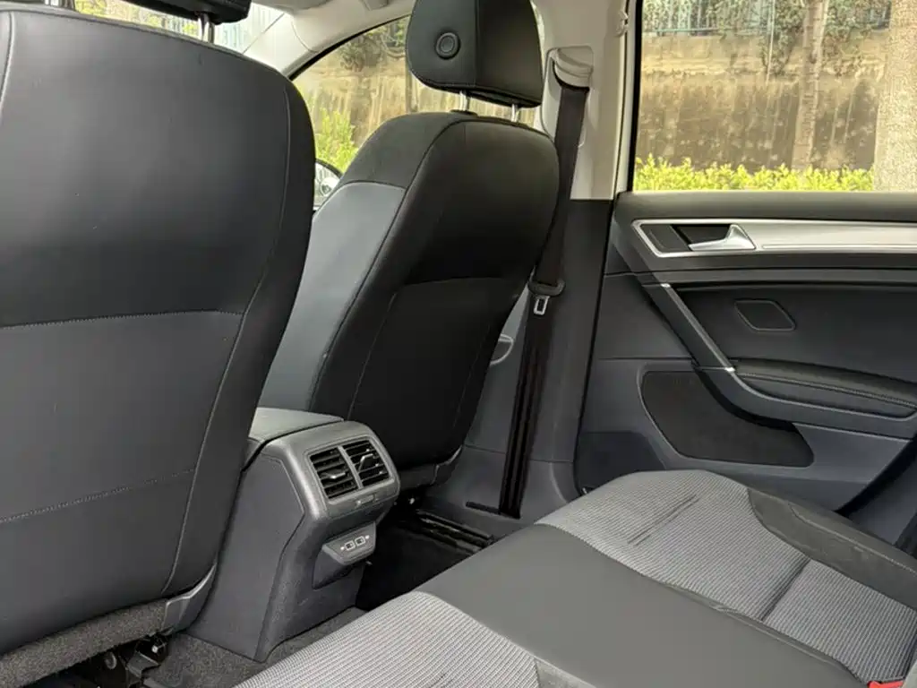 Volkswagen Golf — миниатюра 12