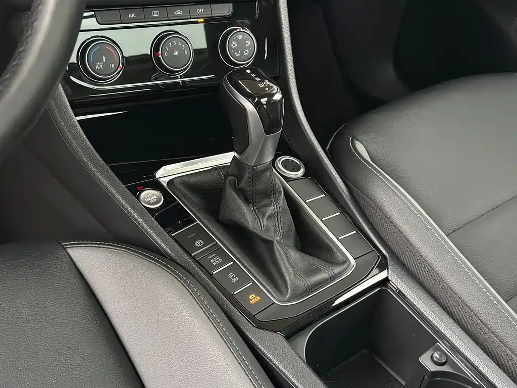 Volkswagen Sagitar — миниатюра 12