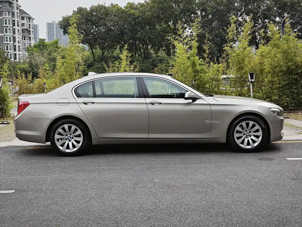 BMW 7 Series 7 2009 740Li Lead