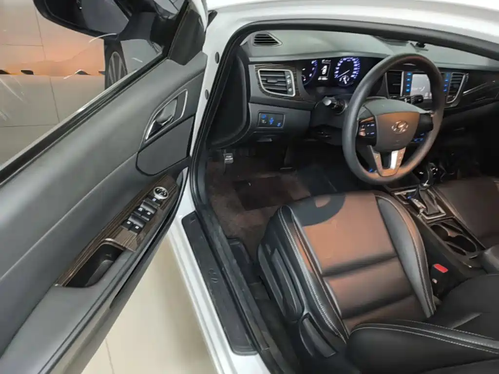 Hyundai Mistra — миниатюра 16