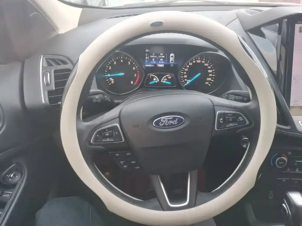 Ford Kuga — миниатюра 11