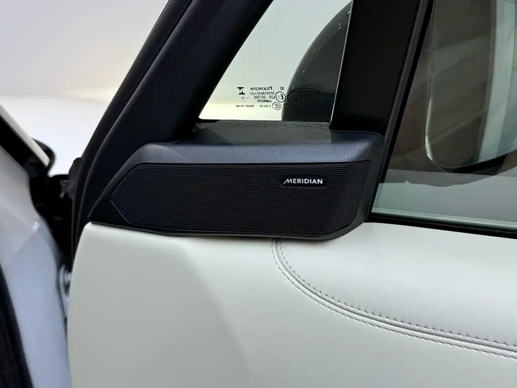 Land Rover Range Rover — миниатюра 20
