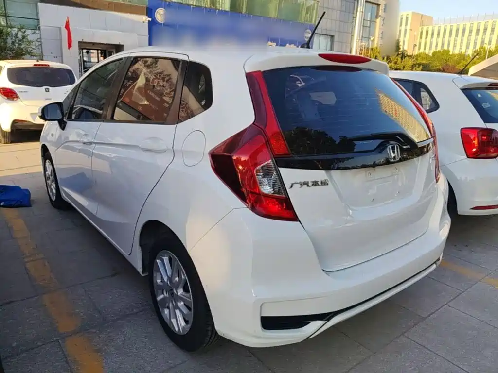 Honda Fit — миниатюра 5