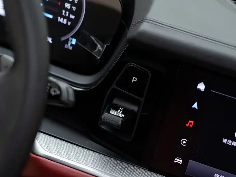 Porsche Cayenne — миниатюра 24