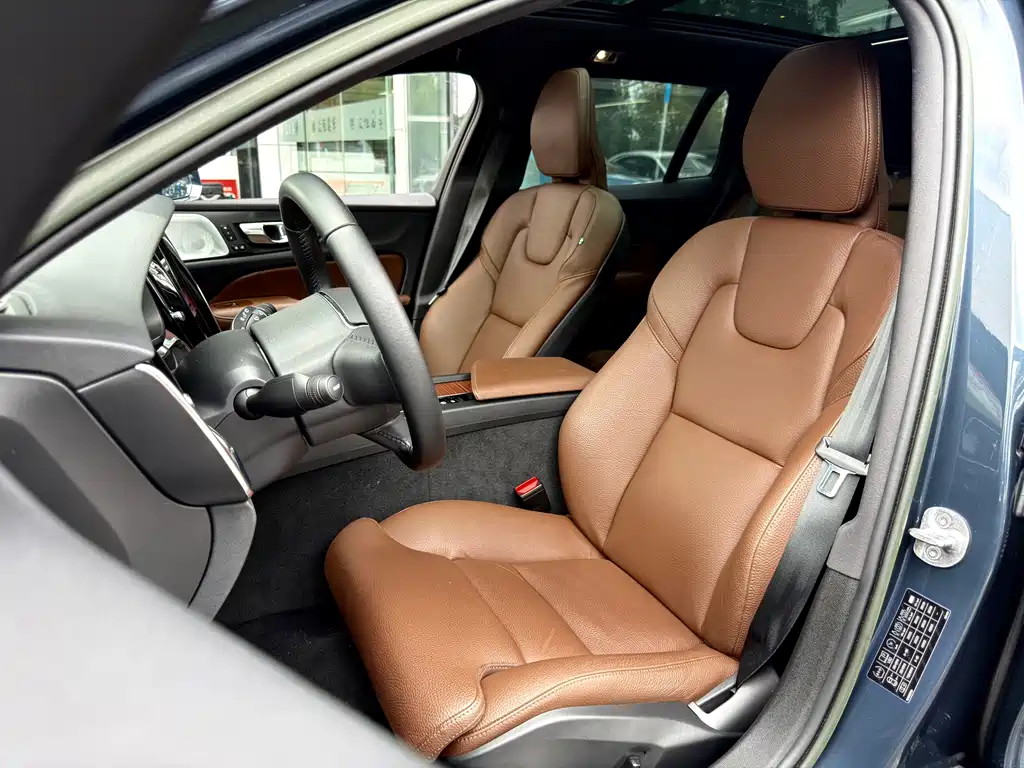 Volvo V60 2022 B5 Luxury