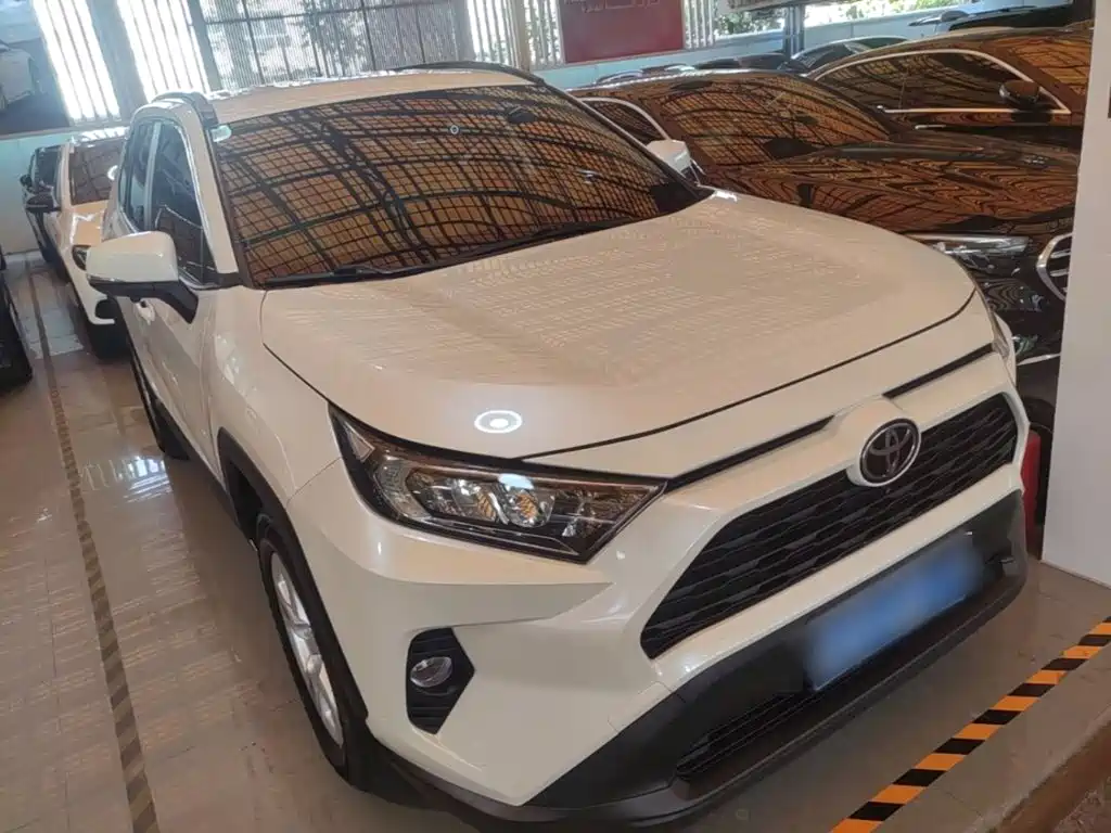 Toyota RAV4 — миниатюра 4