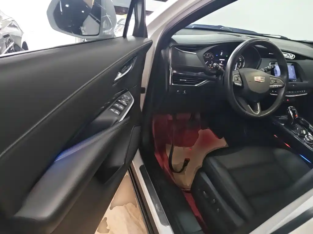 Cadillac XT4 — миниатюра 16