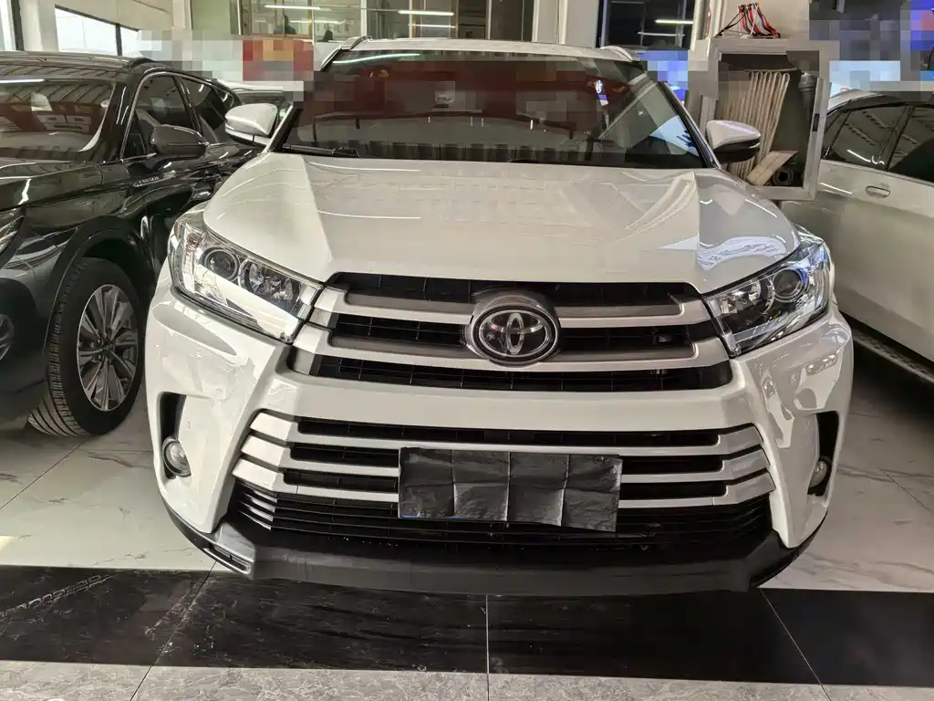 TOYOTA HIGHLANDER
