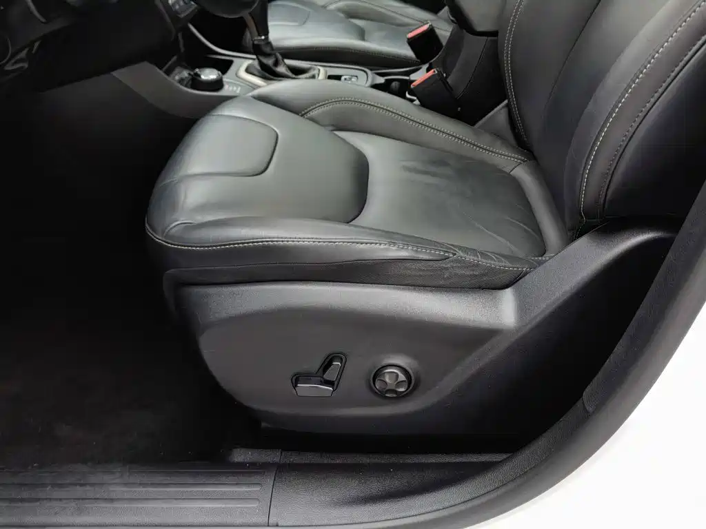 Jeep Cherokee — миниатюра 20