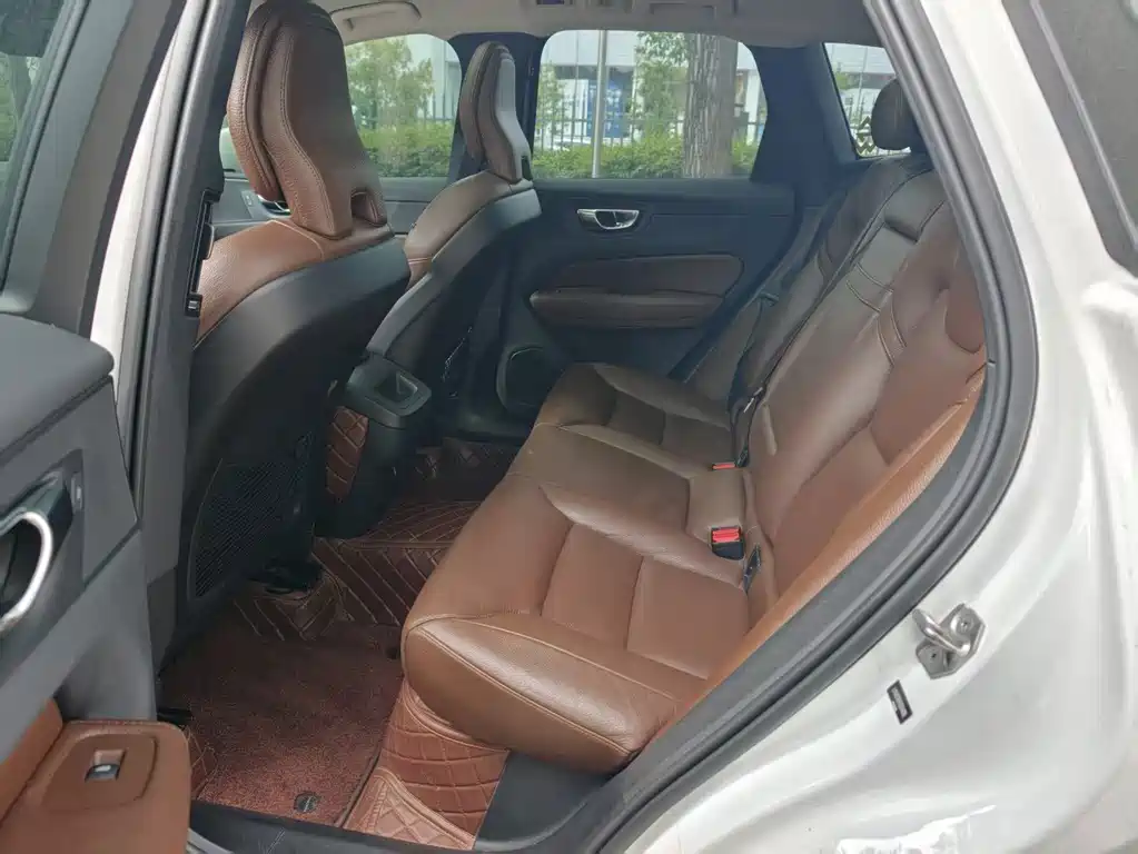 Volvo XC60 — миниатюра 8