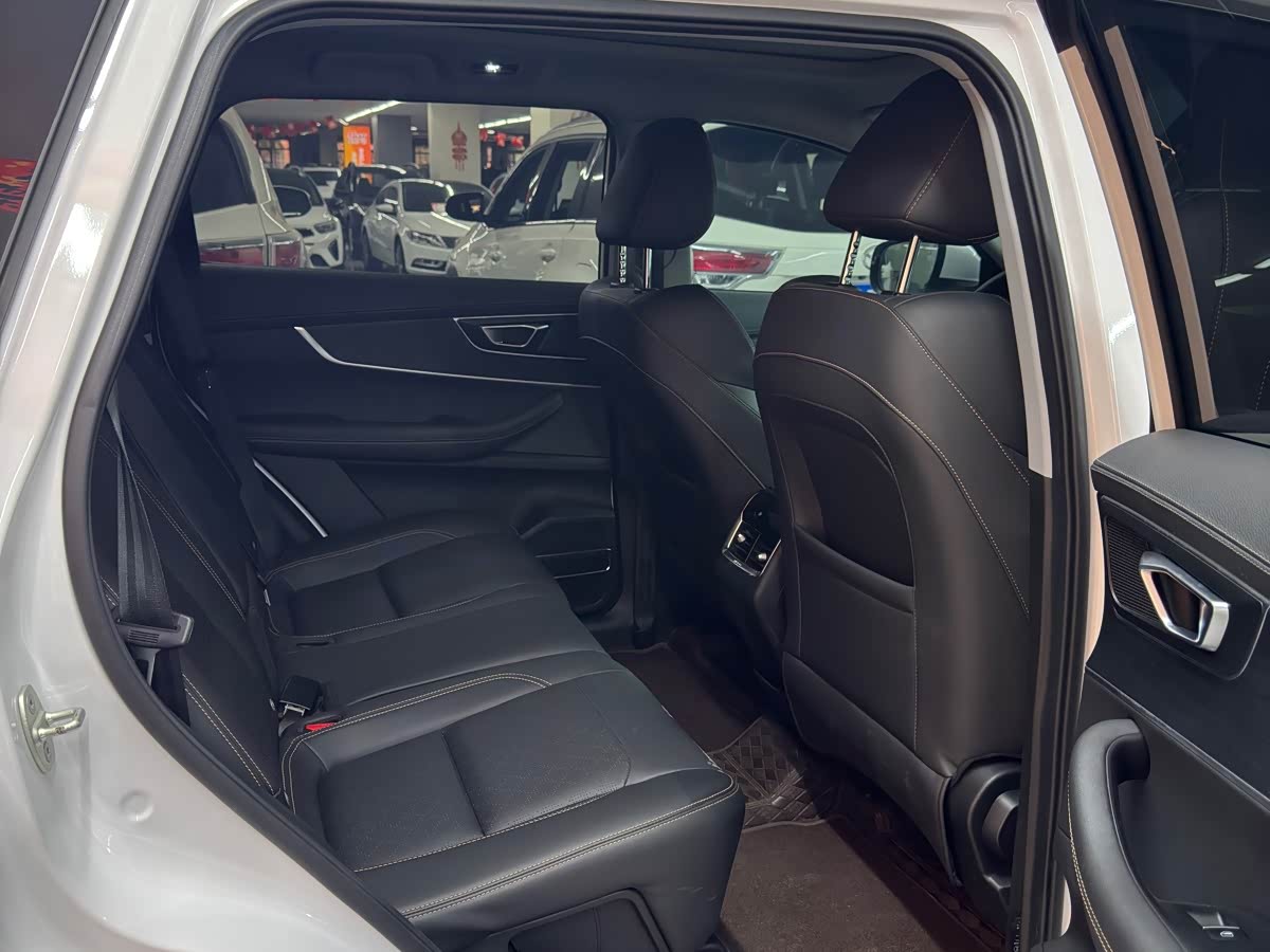 CHERY Tiggo 8 1.5 л 2024 г. Белый, пробег 27000 км