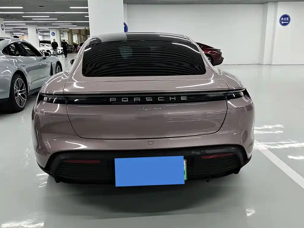 Porsche Taycan — миниатюра 13