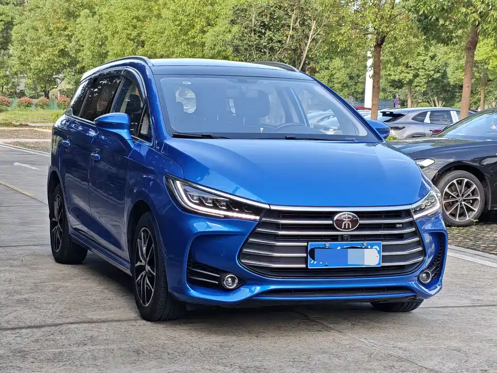 BYD MAX — миниатюра 3