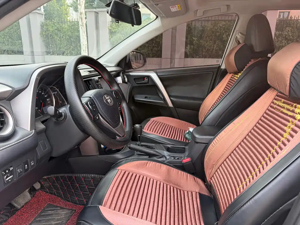 Toyota RAV4 — миниатюра 8