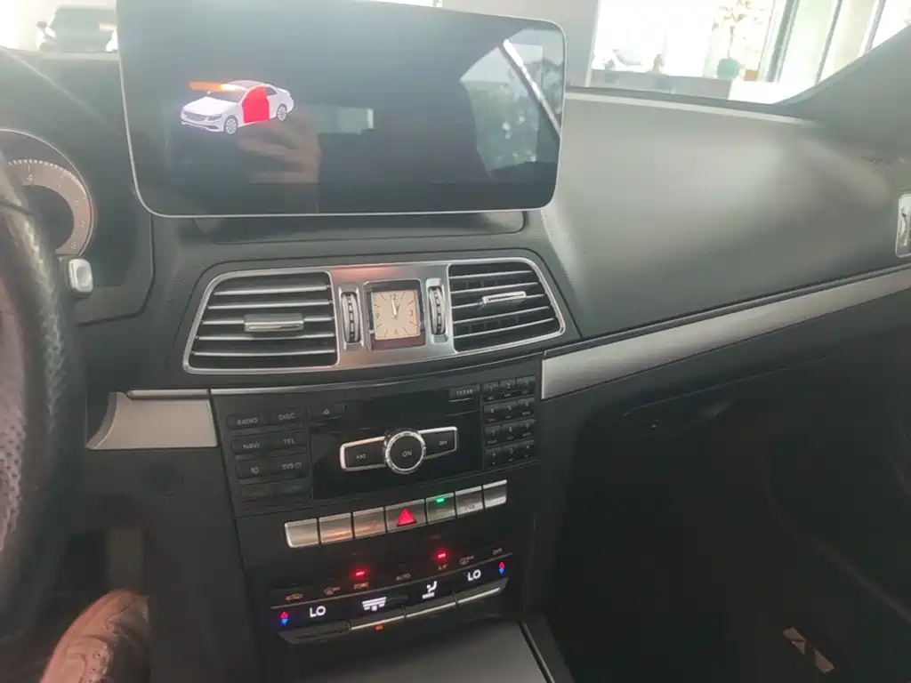 Mercedes-Benz E-Class (Import) — миниатюра 13