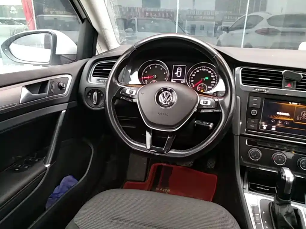 Volkswagen Golf — миниатюра 11