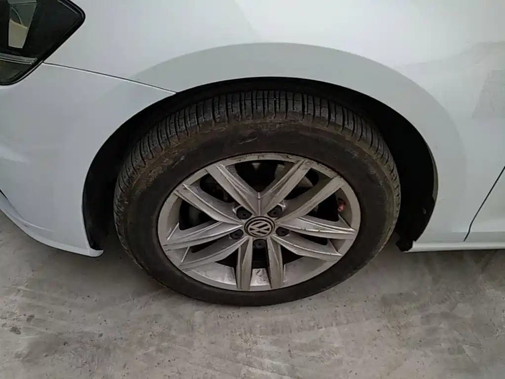 Volkswagen Golf — миниатюра 23