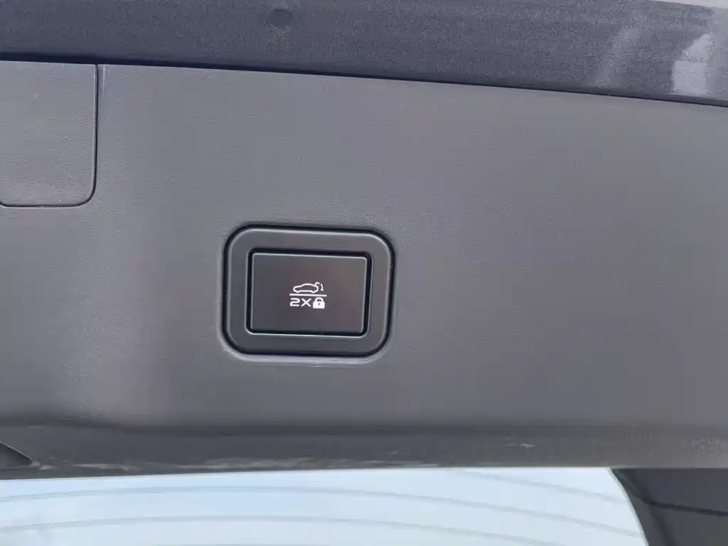 CHANGAN UNI V SMART IDD