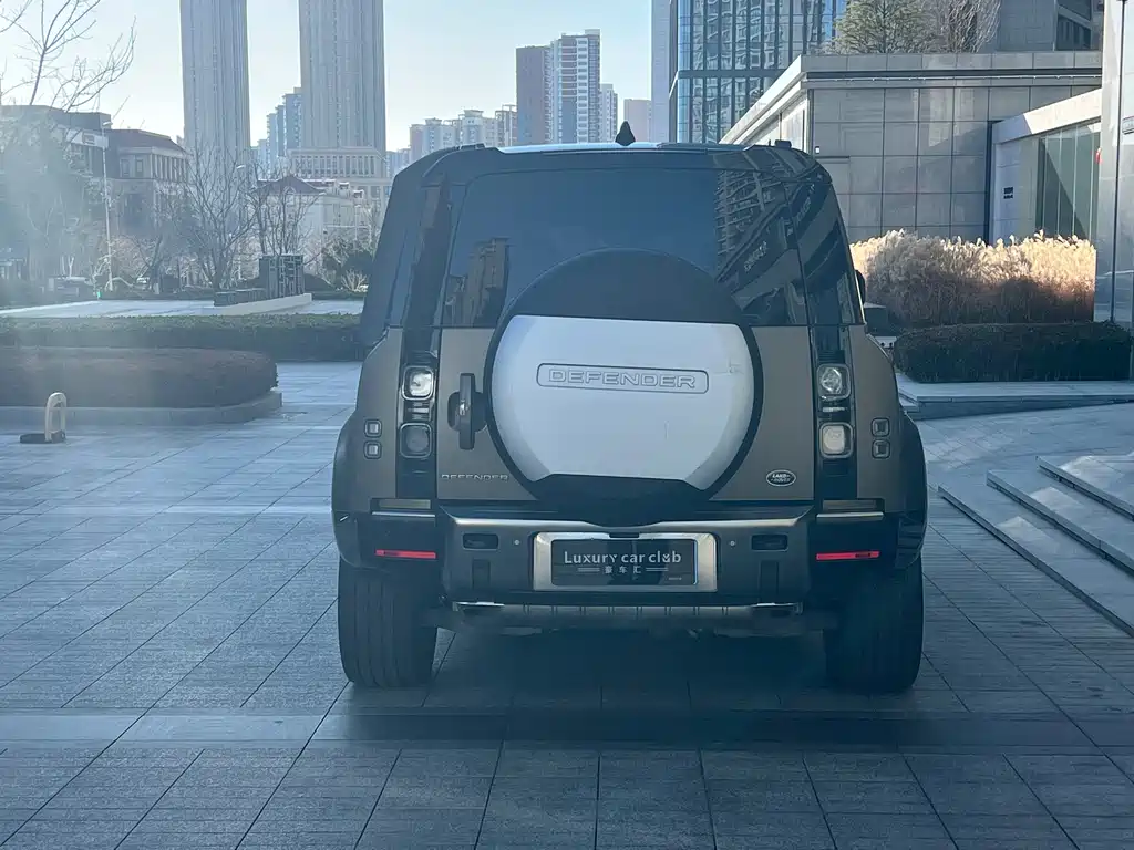 LAND ROVER DEFENDER