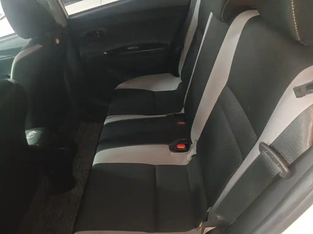 Toyota Yaris L — миниатюра 17