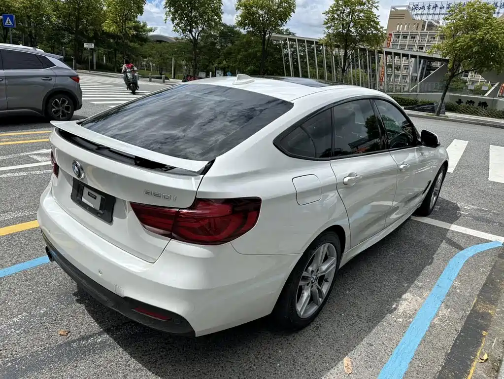 BMW 3 Series GT 3 GT 2019 320i M Sport