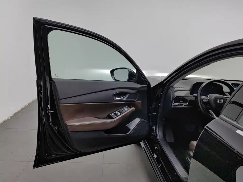 Honda Inspire PHEV — миниатюра 8