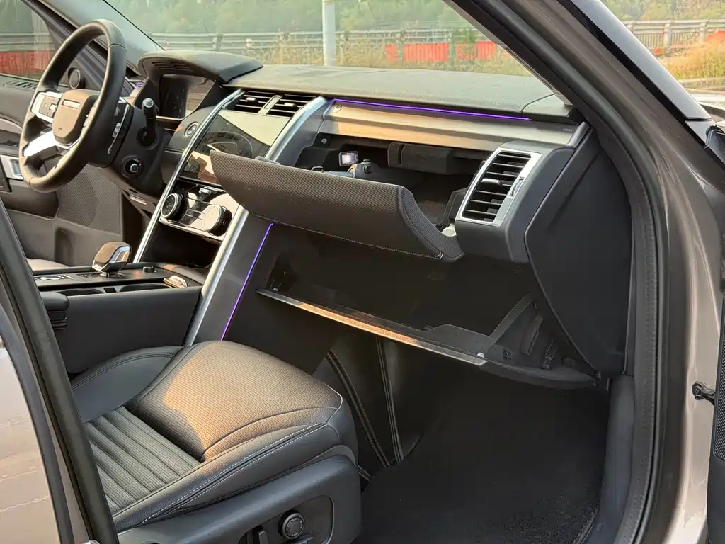 Land Rover Discovery — миниатюра 18
