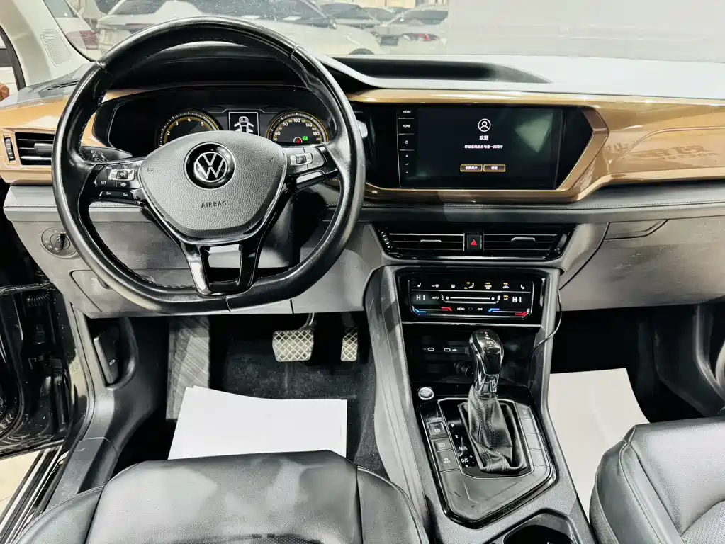 VOLKSWAGEN TUYUE